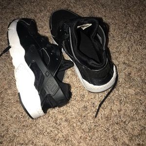 Boy size 12C Nike Huaraches